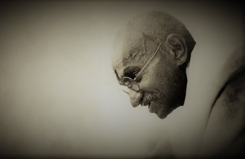 Egész napos szimpózium Mahátmá Gándhí születésének 150. évfordulóján az ELTE BTK Kari Tanácstermében